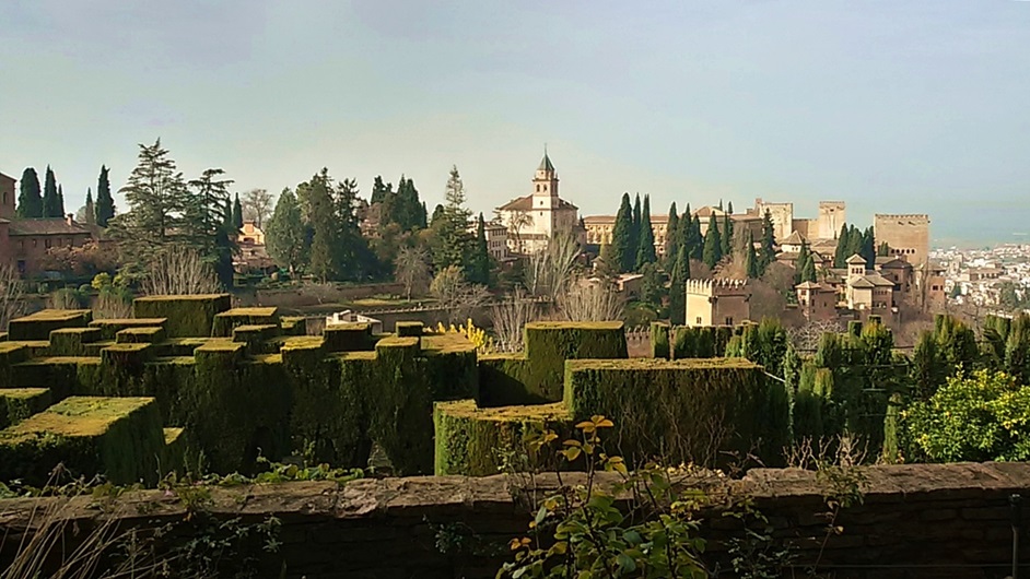 Travel Granada Alhambra • Alhambra Garden Maze