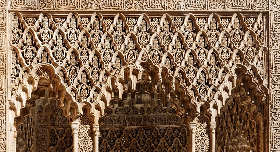 Travel Granada Alhambra • Nasrid Palaces Mocarabes