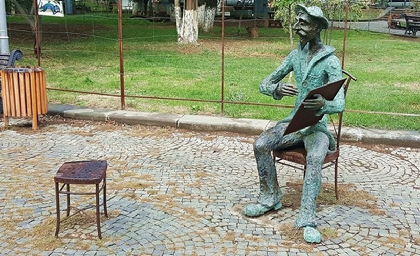 Georgia Tbilis Statue Painter; Travel Tbilisi